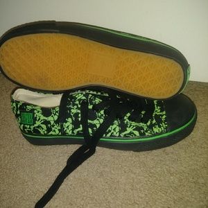 Hot topic sneakers